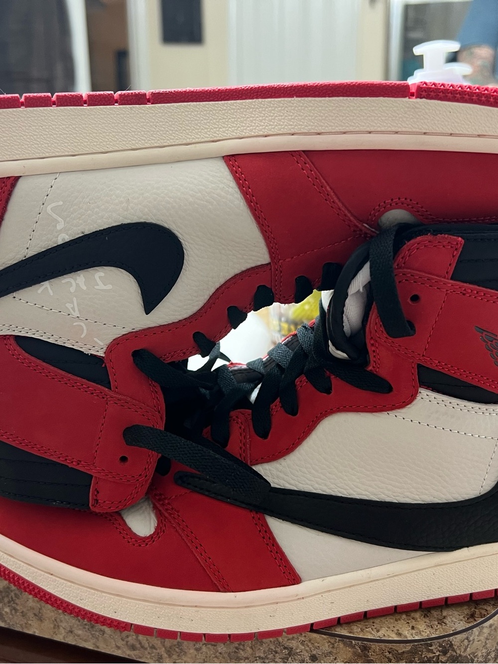 Nike Air Jordan 1 High - Cactus Jack Fantasy pair colorway from the movie “AIR” - Picture 5 of 11